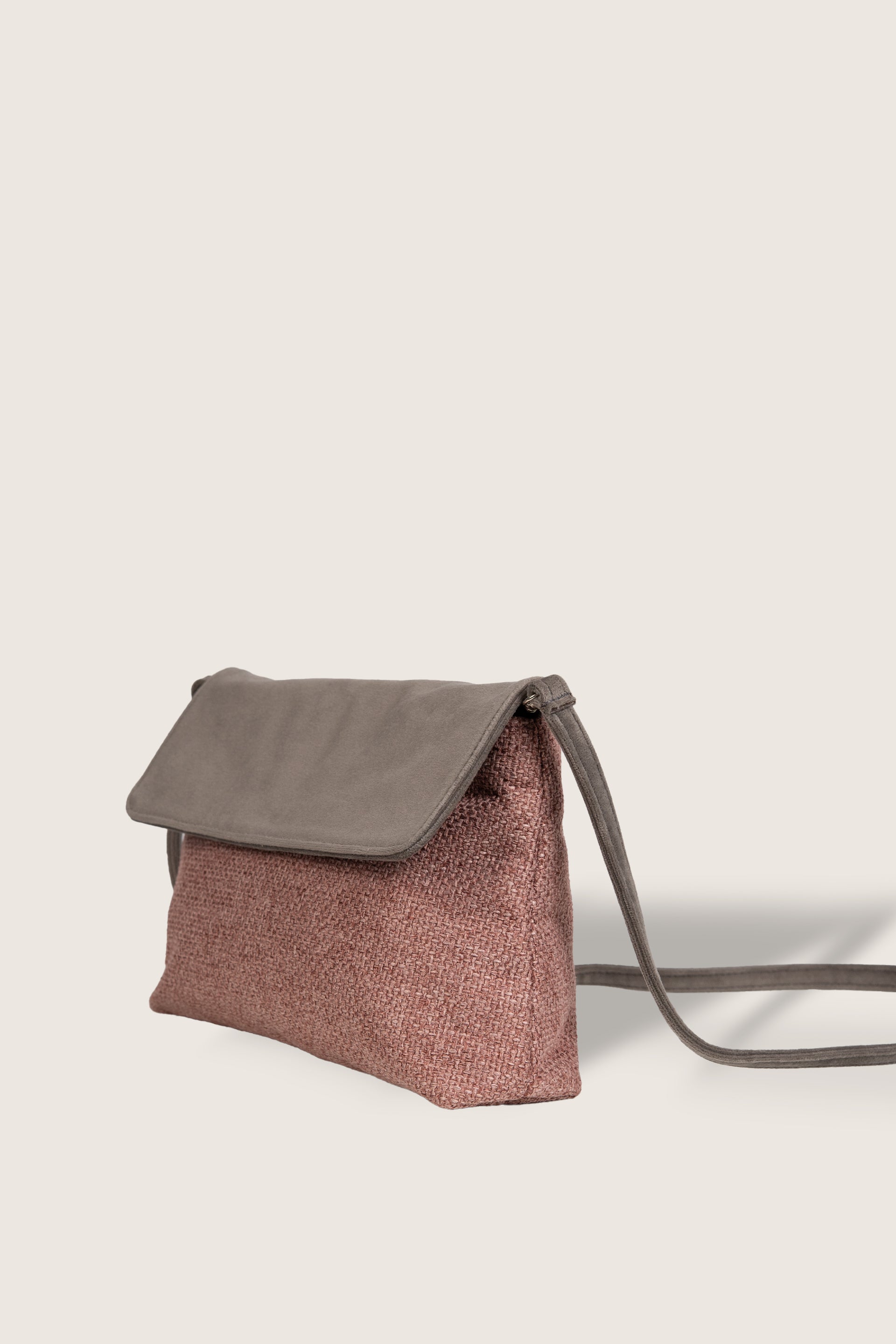 Aera Rosa – Clutch artesanal edición limitada